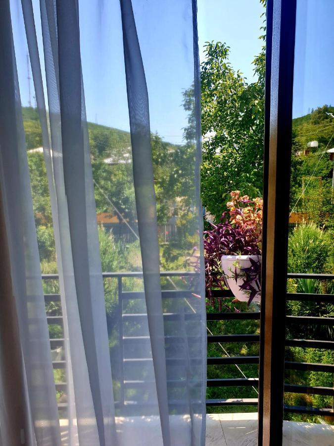 Отель Four Seasons In Кутаиси Экстерьер фото